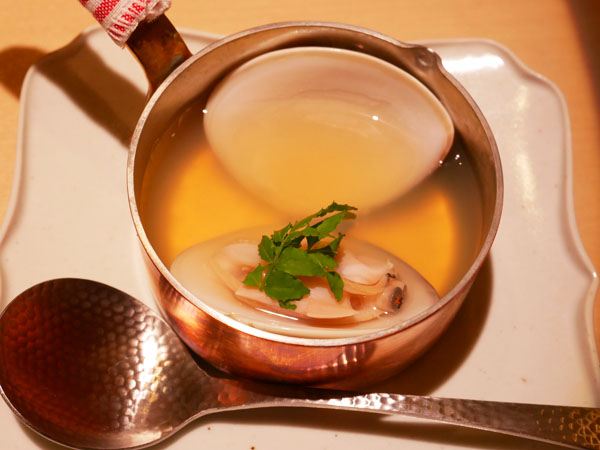 銀座 和食 結絆（ゆいな） 日本一の朝ごはん 蛤酒蒸しスープ 木の芽
